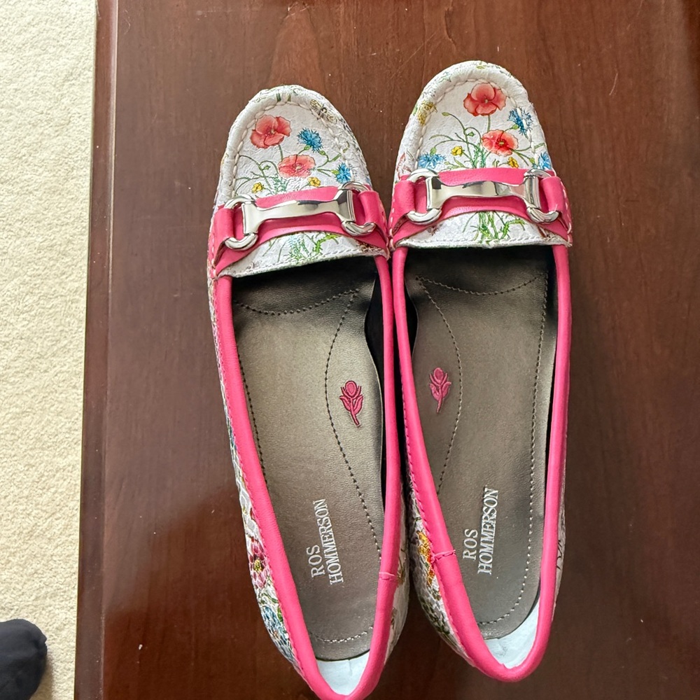 Ros Hommerson Women's Floral Loafers - Pink